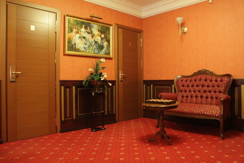 מלון סורגוט Ekaterinin Dvor מראה חיצוני תמונה