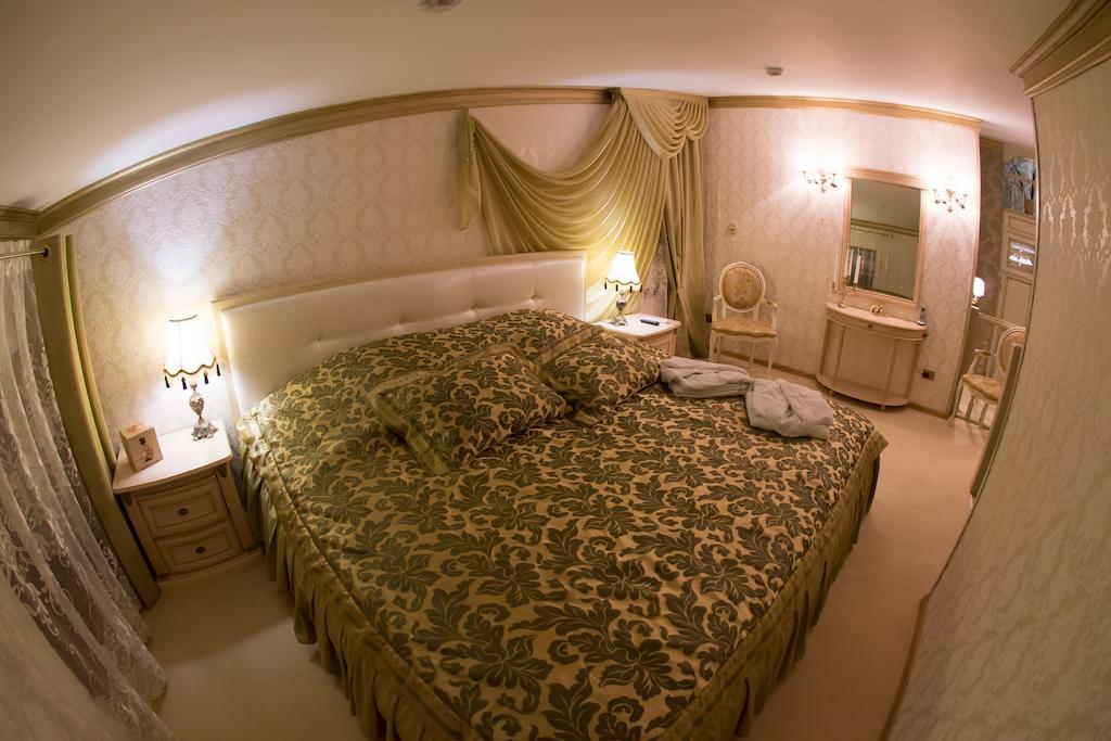 מלון סורגוט Ekaterinin Dvor חדר תמונה